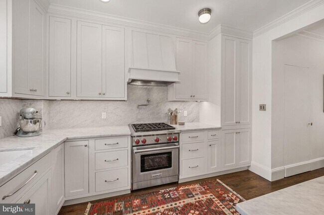 Building Photo - 1524 32nd St NW