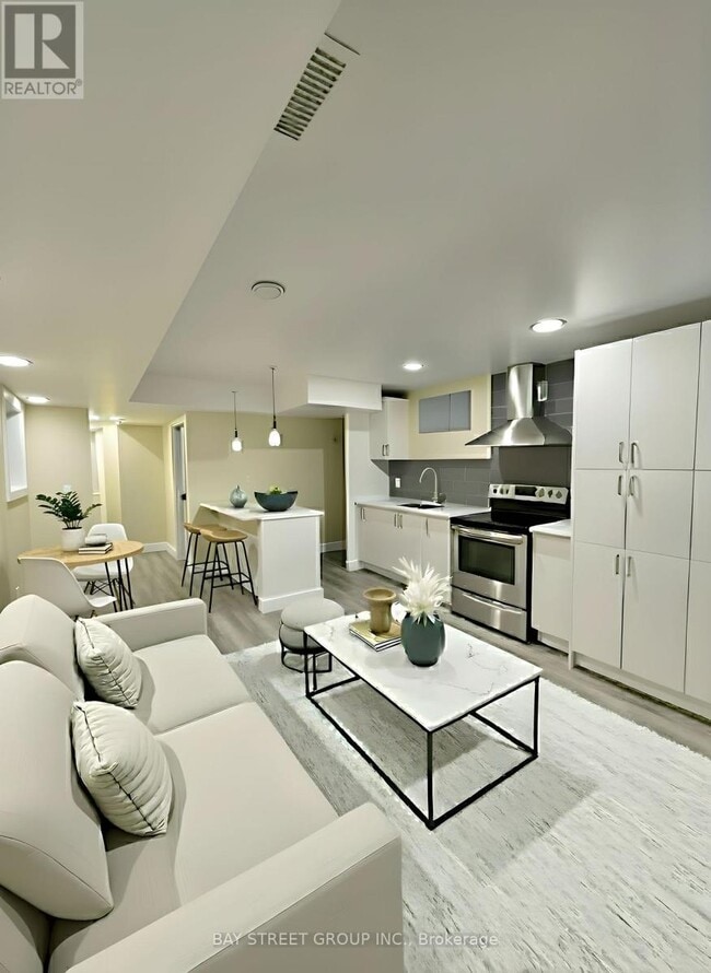 Building Photo - 61 Murray St W