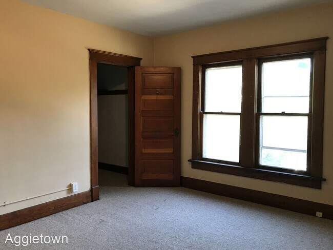 Foto del edificio - 4 br, 2 bath House - 613 N. Ninth