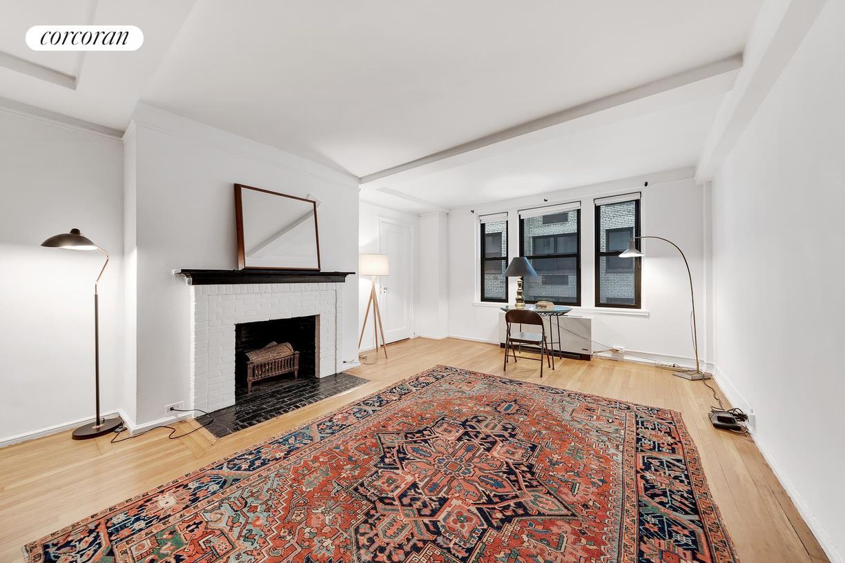 Foto principal - 220 E 73rd St