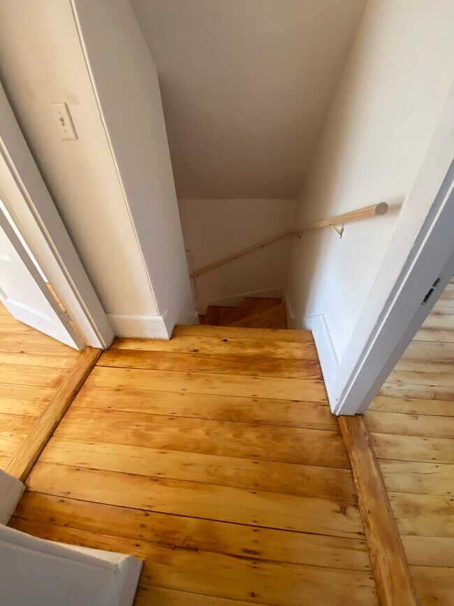 Foto del edificio - 55 Rindge Ave