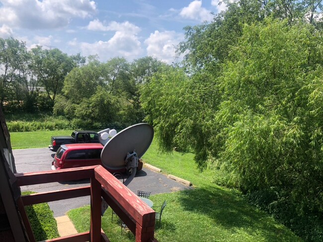 Building Photo - 24221 W Hazelcrest Dr