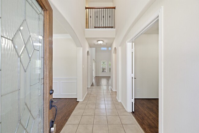Building Photo - 2117 Rushing Spring Dr