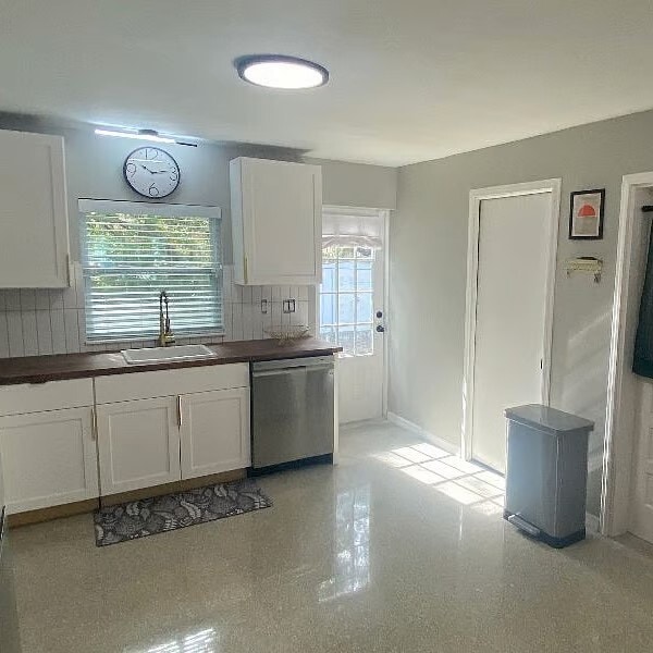 Building Photo - 1205 E 24th Ave