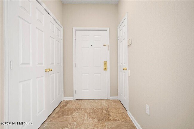 Foto del edificio - 10550 Baymeadows Rd