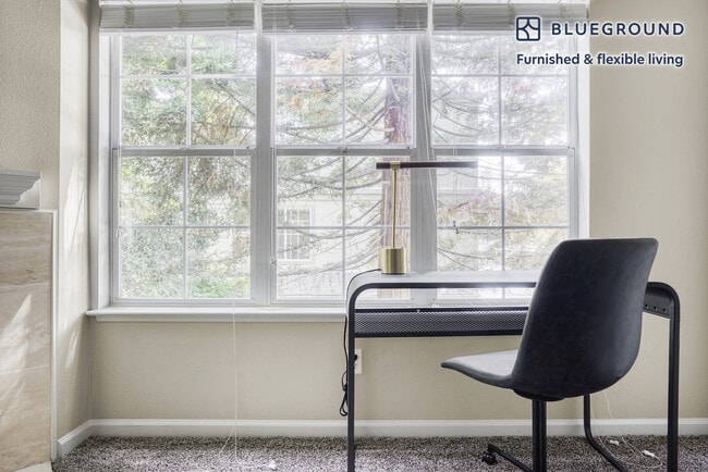 Building Photo - 1530 Vista Club Cir