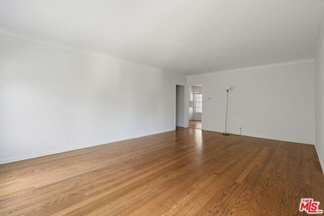 Foto del edificio - 1229 Smithwood Dr