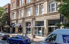 Building Photo - 148 Temple St
