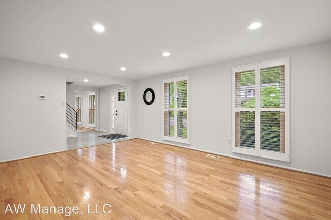 Foto del edificio - 4 br, 3.5 bath House - 14817 Soft Wind Dr