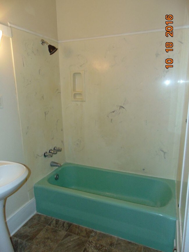 Foto del edificio - 315 N Holly St