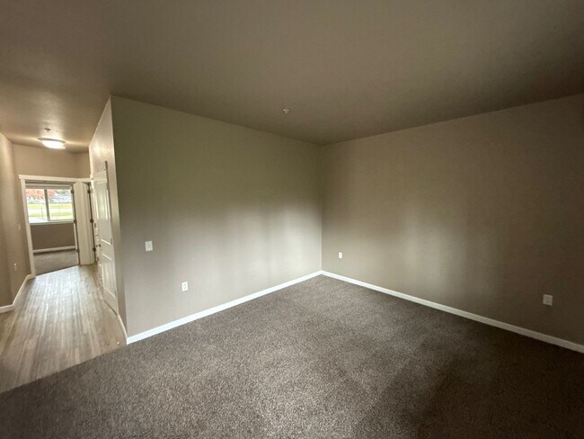 Foto del edificio - 4261 Hawthorne Ave NE