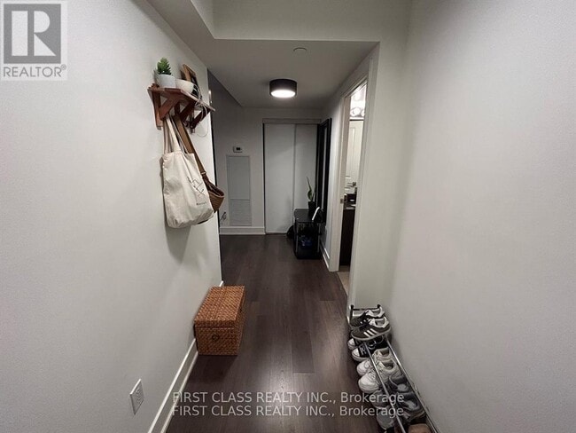 Photo du bâtiment - 88 Sheppard Ave E