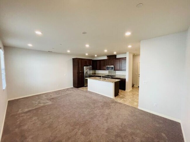 Building Photo - 40407 Calle Real