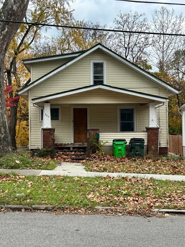 Foto principal - Three Bedroom Single-Family Home