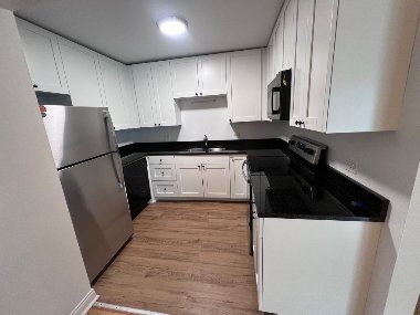 Building Photo - 470 St Moritz Dr