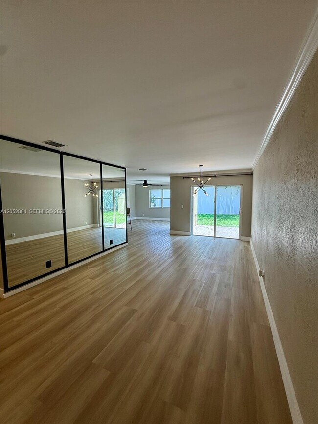 Foto del edificio - 9411 NW 55th St