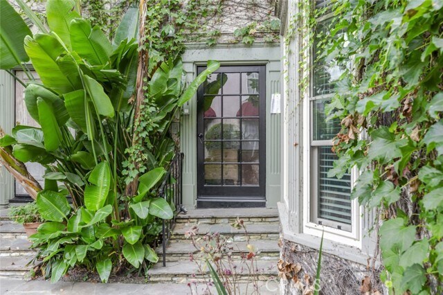 Foto del edificio - 5966 San Vicente Blvd