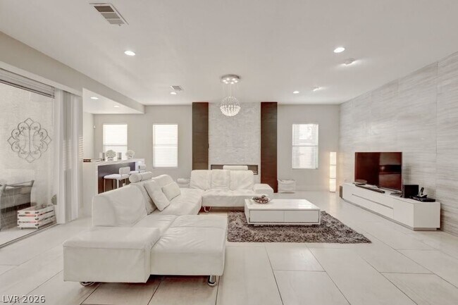 Building Photo - 9593 Verneda Ct