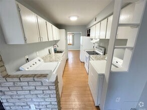 Building Photo - 34 Wooded Way