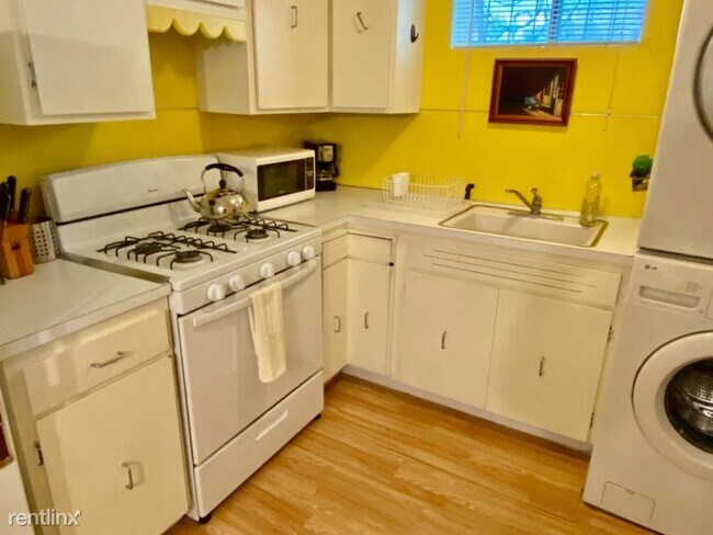 Building Photo - 1 br, 1 bath Apartment - 1229 S Sherman St