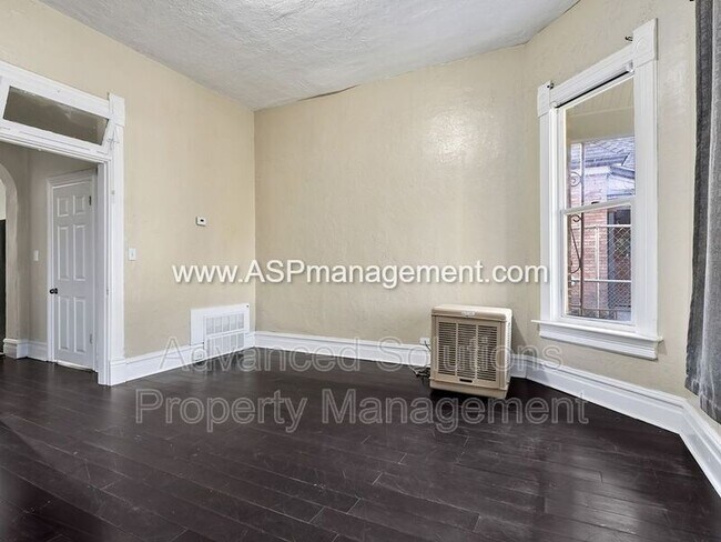 Building Photo - 49 S 800 W