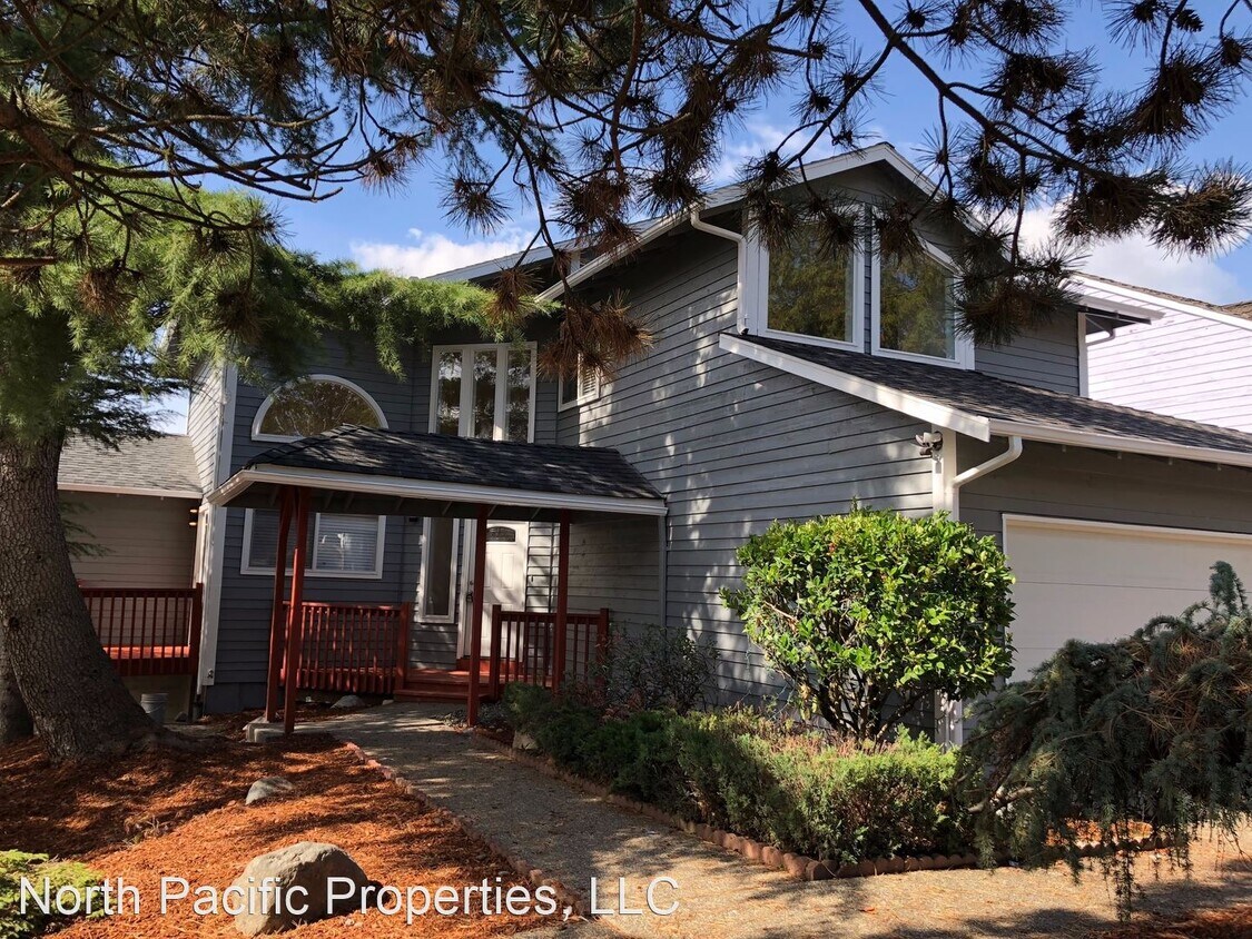 Primary Photo - 5 br, 3 bath House - 3007 Cedar Ave S