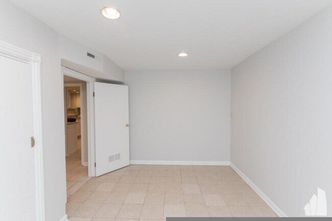 Foto del edificio - 2 bedroom in Chicago IL 60614