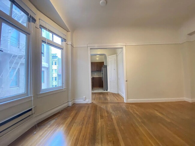 Building Photo - 1-Bedroom Gem in the Heart of San Francisco – Cozy 364 Sq Ft Haven!"