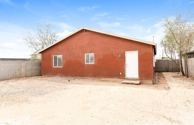 Building Photo - 1316 W Hadley St