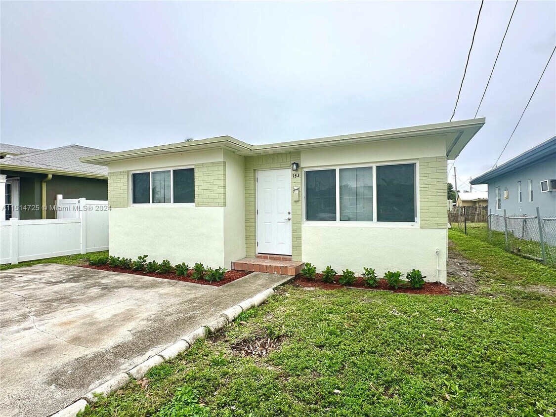 753 NW 7th St, Hallandale Beach, FL 33009 House Rental in Hallandale Beach, FL