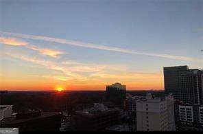 Foto del edificio - 3338 Peachtree Rd NE