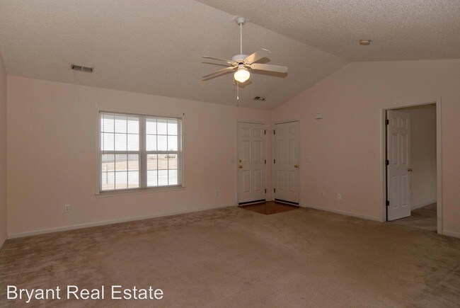 Foto del edificio - 7324 Woodhall Dr