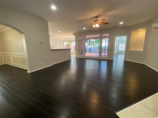Building Photo - 4907 Wellington Way
