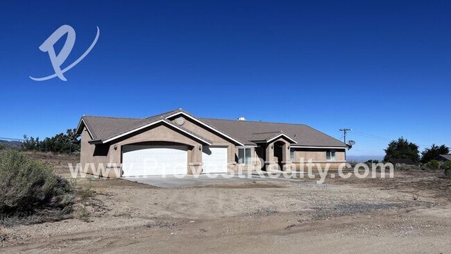 Building Photo - Spacious 3 Bed, 2.5 Bath Home in Phelan Ho...