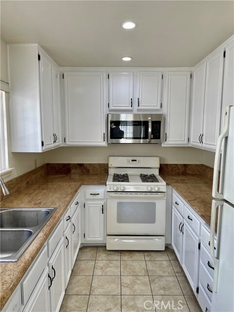 Building Photo - 2931 Plaza del Amo