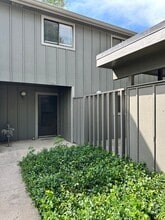 Building Photo - 809 E Drake Rd