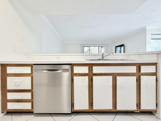 Building Photo - 2400 Feather Sound Dr