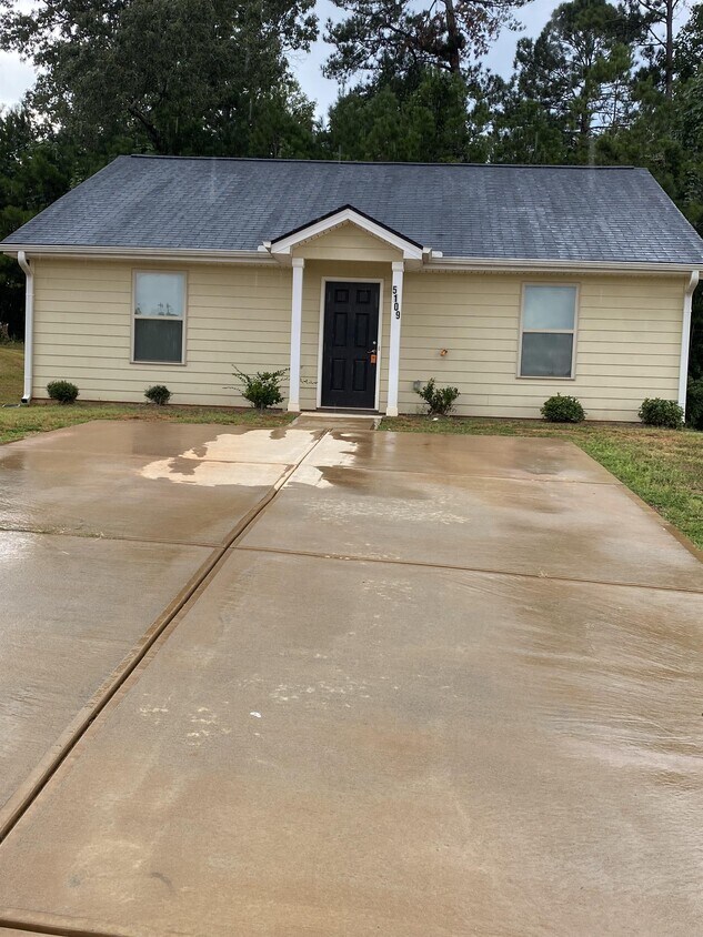 Foto principal - 5109 Shirley Ct