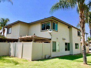 Building Photo - 941 Pinyon Ct