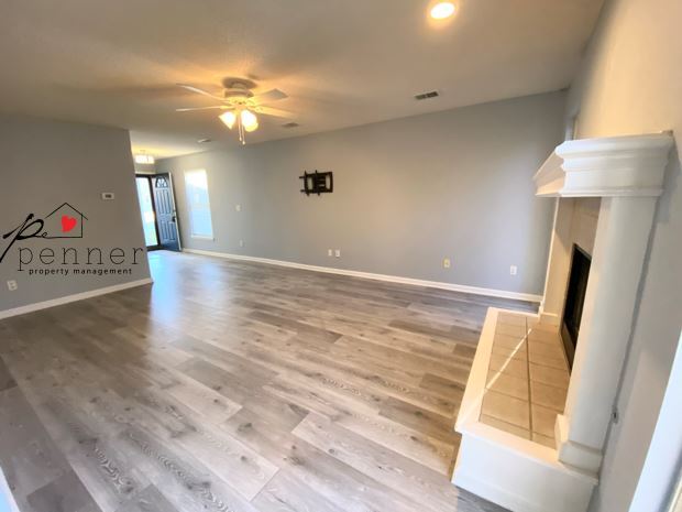 Foto del edificio - 707 NE Swann Cir