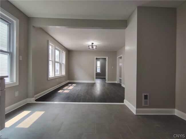 Building Photo - 1539 Taylor Ave