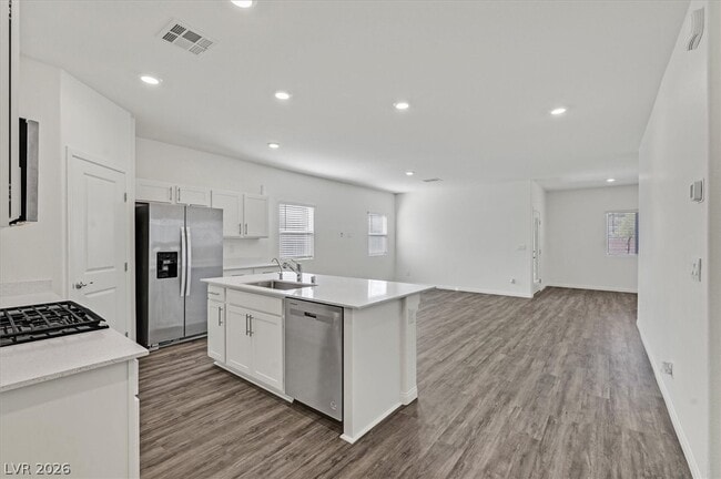 Foto del edificio - 7451 Mason Springs Ave