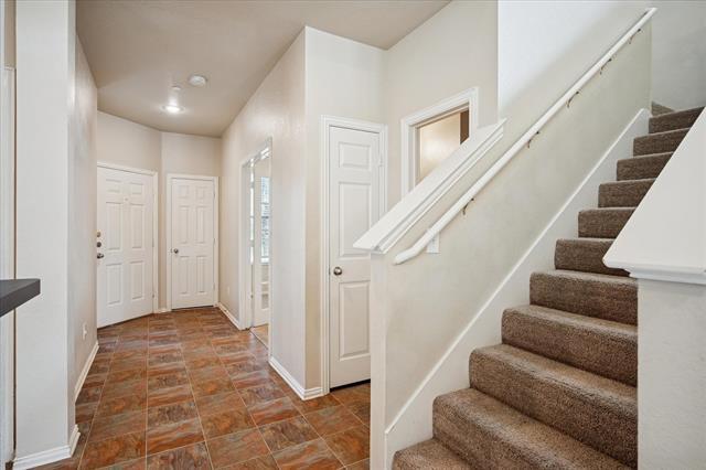 Building Photo - 10354 Waterbury Dr