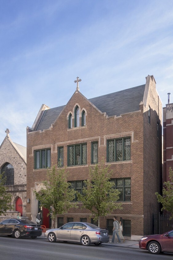 Primary Photo - 621 W Belmont Ave