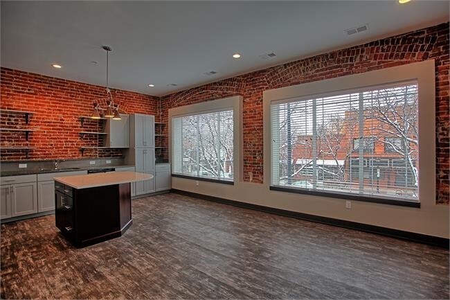 Foto del edificio - Updated Loft Apartment in the Heart of Dow...