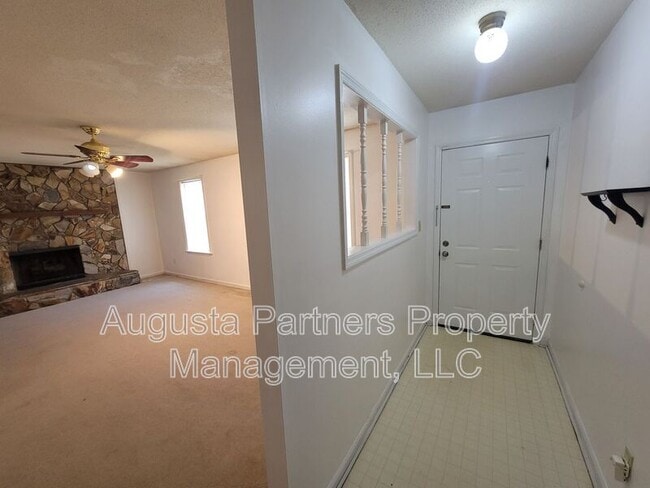 Foto del edificio - 2803 Ptarmigan Rd