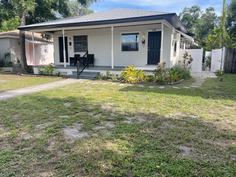 Foto principal - 2176 8th Ave N
