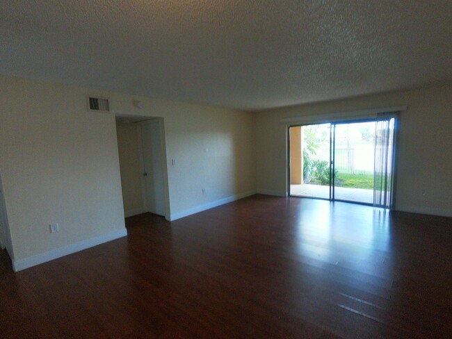 Foto del edificio - 5200 NW 31st Ave
