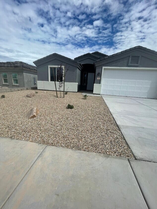 Foto principal - 3349 Cherri Ave