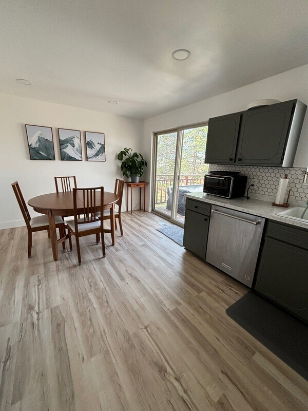 Foto del edificio - 9620 Mumford Dr